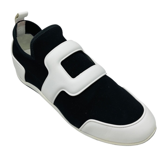 ROGER VIVIER BLACK / WHITE TECHNO AND LEATHER SLIP ON FLATS